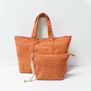 BEACH BAG-NWOT-Orange Quilted Geometric Tote Bag Set